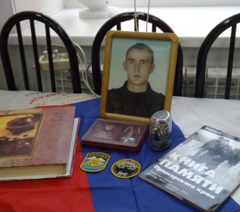 Суворовцы в гостях у юных художников