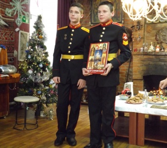 Суворовцы в гостях у юных художников